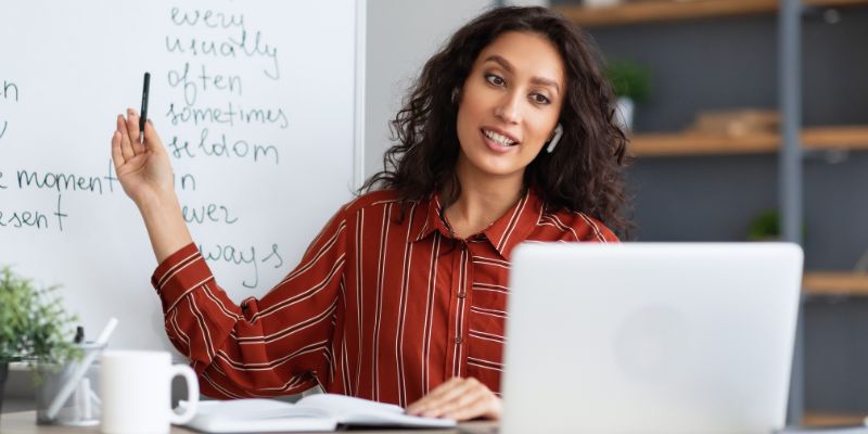 Benefits of Taking Free Online English Courses for Career Growth 